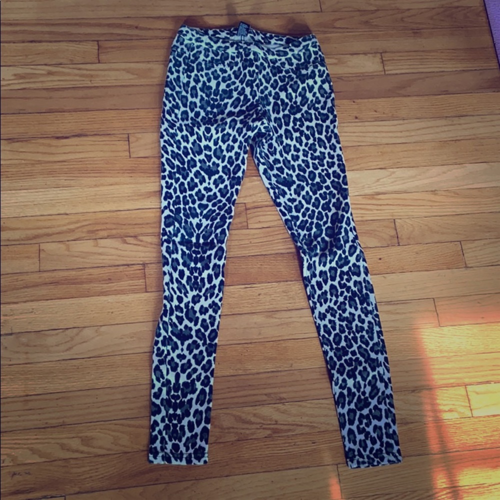 Hue Women Leopard Jean-Like Legging